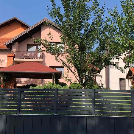 Apartments Dedic Dubrave Gornje Ngoại thất bức ảnh
